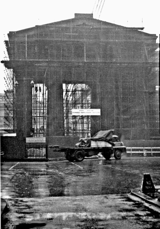 Illustration for article titled Grandes construcciones de la era moderna, completamente destruidas